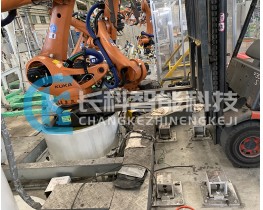 拆卸KUKA库卡焊接机器人二轴减速机