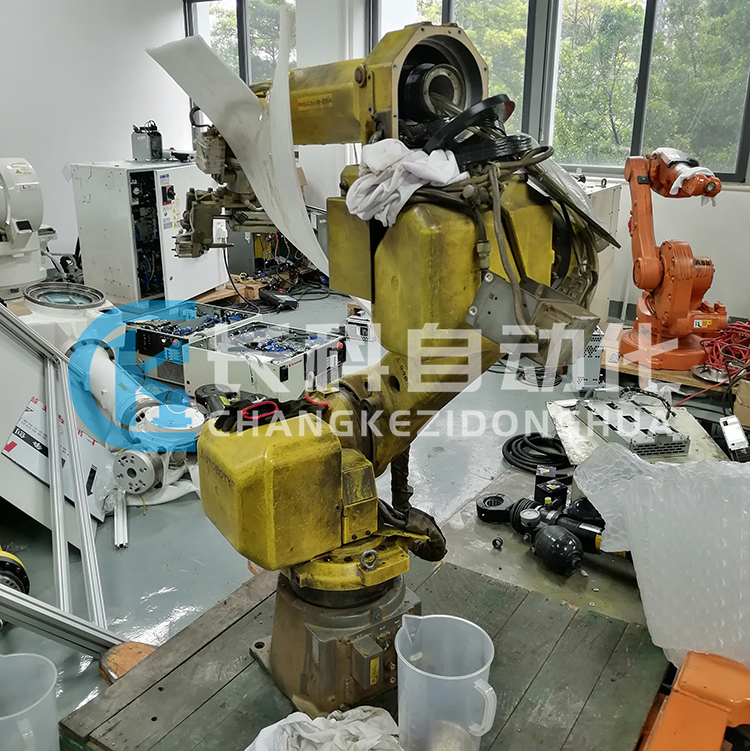 发那科机器人M-20iA减速机漏油维修