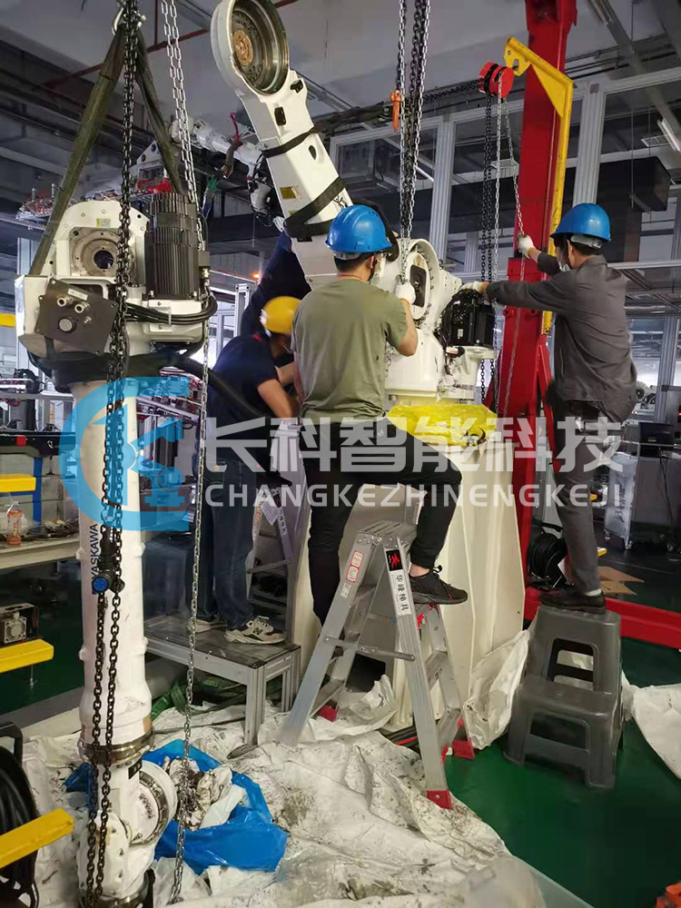YASKAWA安川大型机械臂检测维修