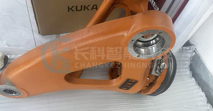 库卡堆垛机器人KR180-2P减速机和铸体