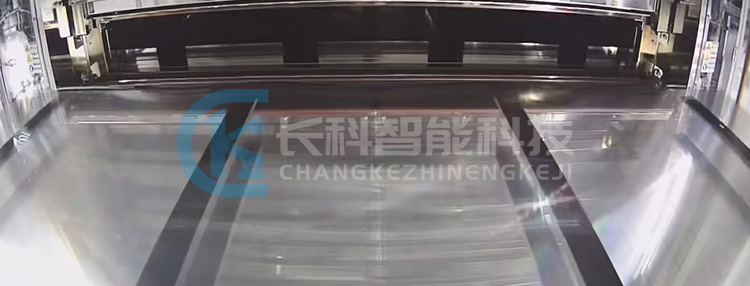 尼得科三协机械臂搬运玻璃基板